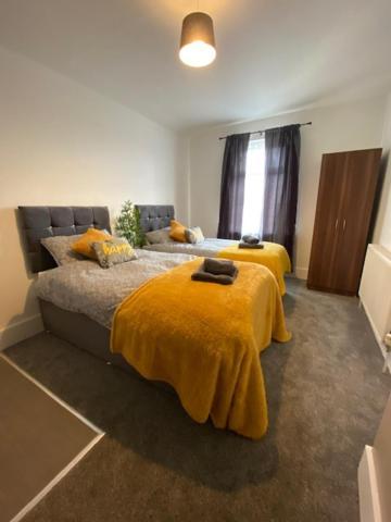 Bentley House With En-Suites Кру Экстерьер фото