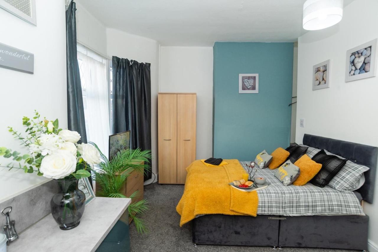 Bentley House With En-Suites Кру Экстерьер фото